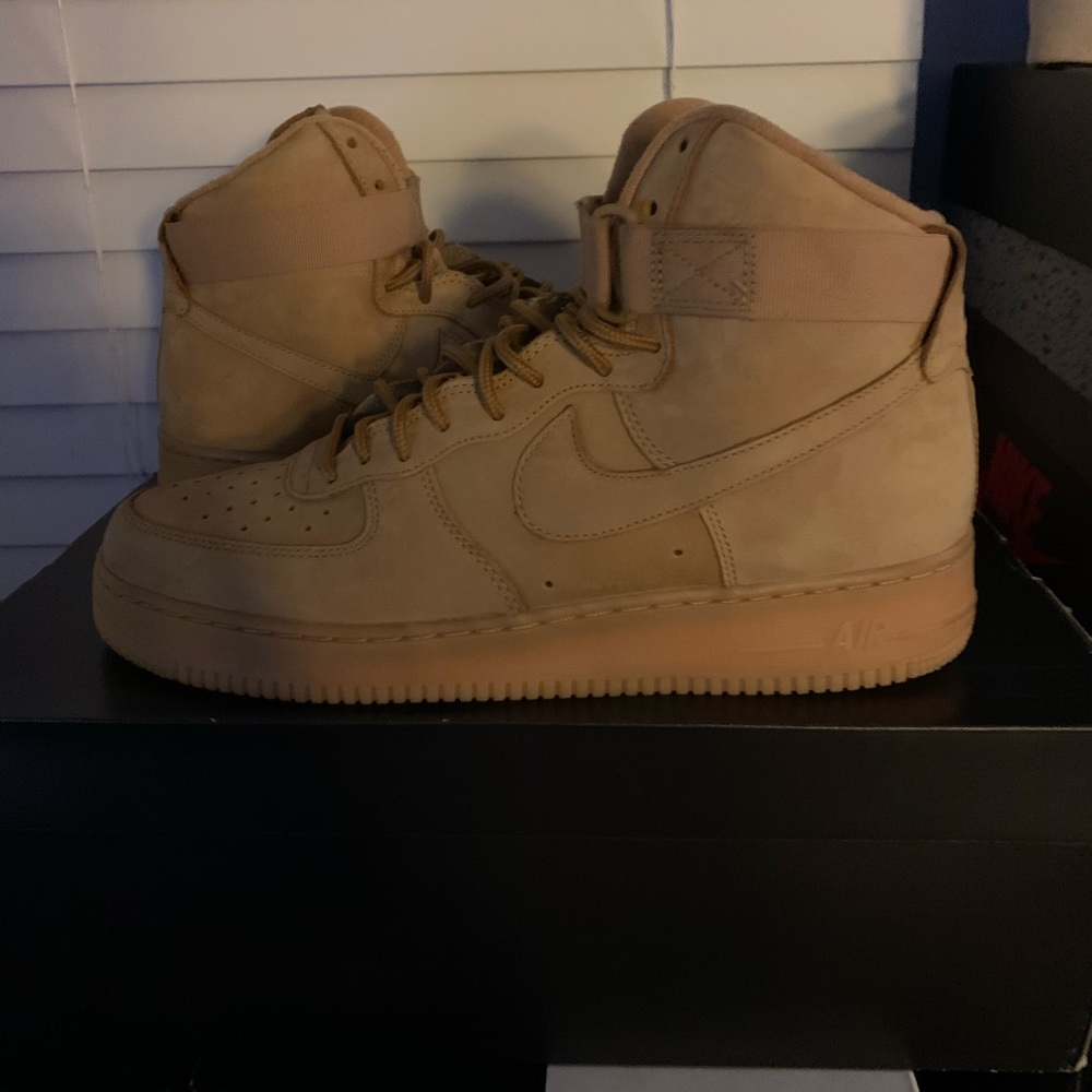 Air Force 1 High 07 LV8 WB
